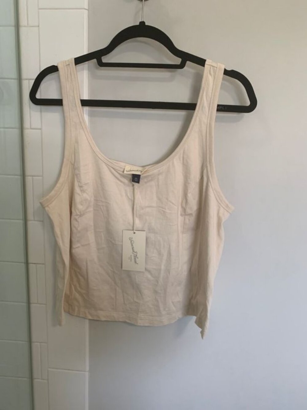Woman’s Universal Thread 2XL Spring & Summer Tank Top
